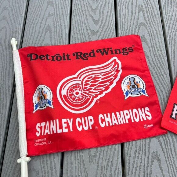 DETROIT RED WINGS 1997 STANLEY CUP CHAMPIONS CAR FLAGS PAIR - Picture 2 of 3